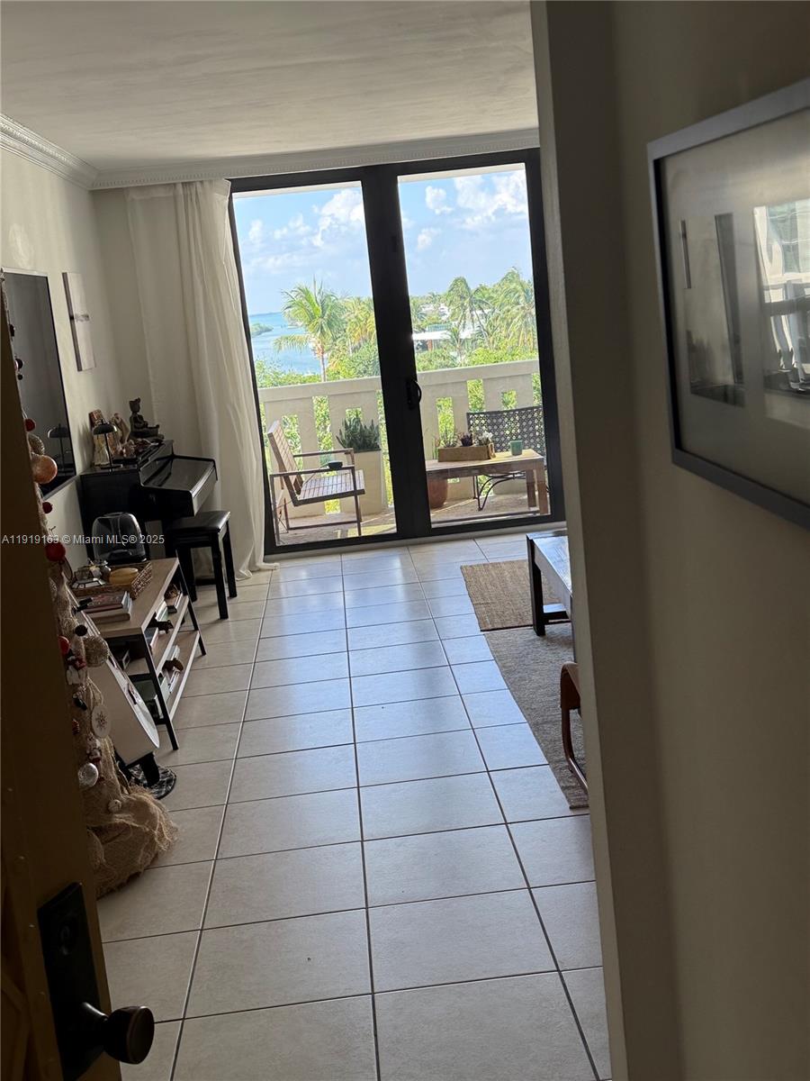 TOWERS OF KEY BISCAYNE CO - Residential