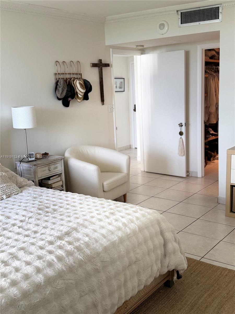 TOWERS OF KEY BISCAYNE CO - Residential