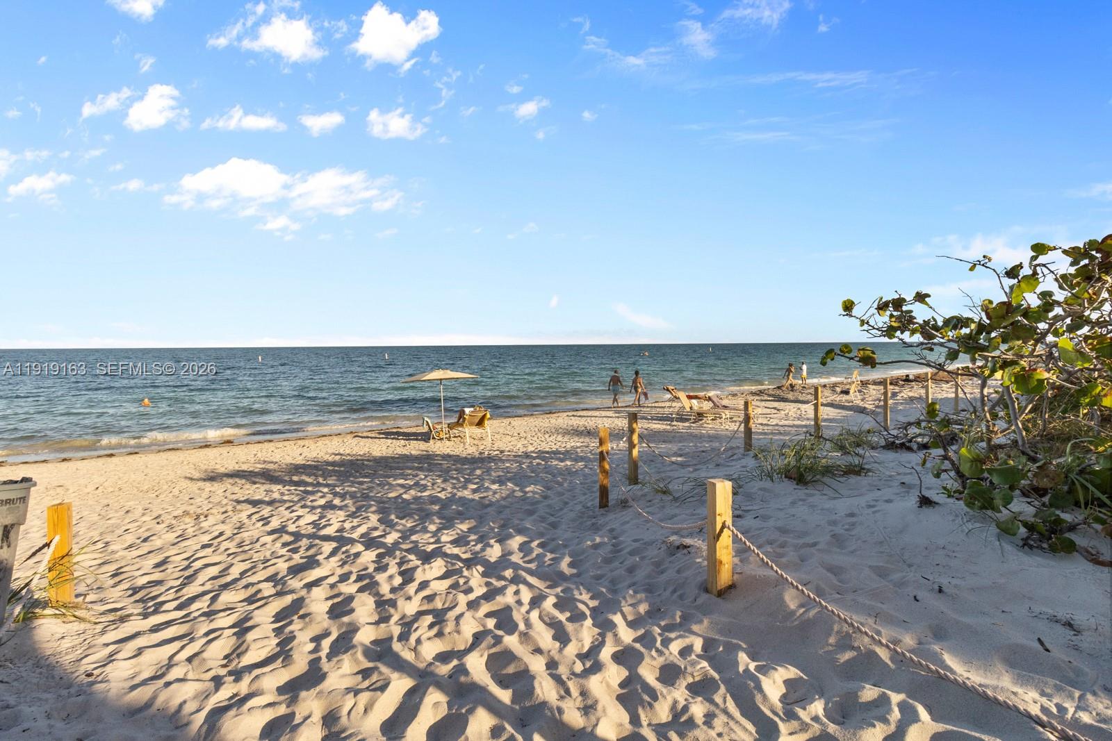 TOWERS OF KEY BISCAYNE CO - Residential