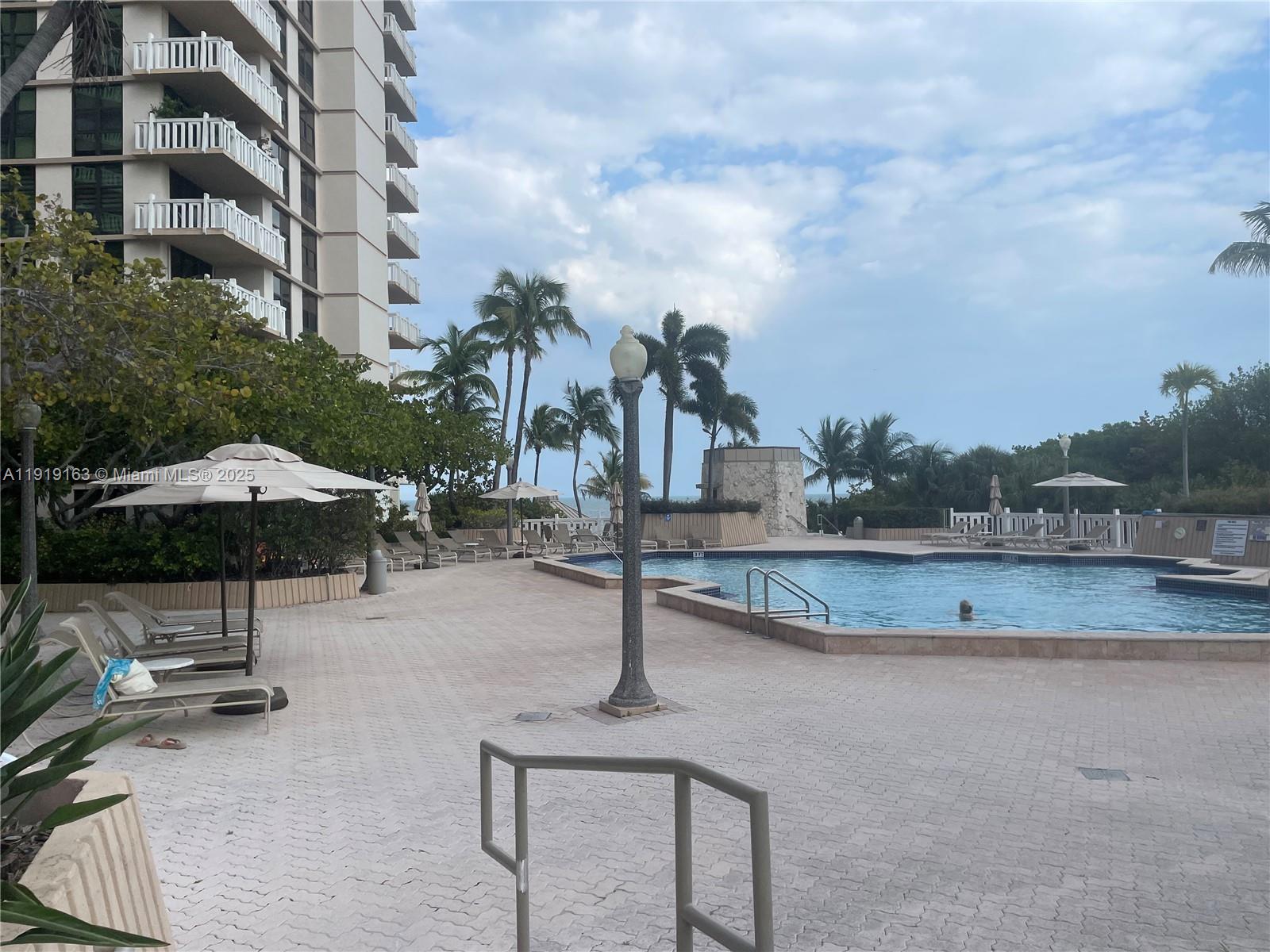 TOWERS OF KEY BISCAYNE CO - Residential