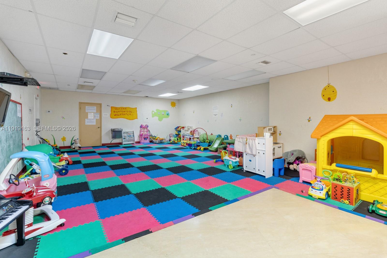 TOWERS OF KEY BISCAYNE CO - Residential