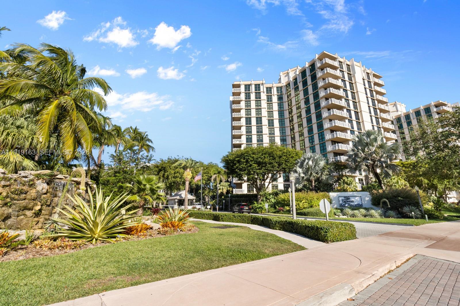 TOWERS OF KEY BISCAYNE CO - Residential