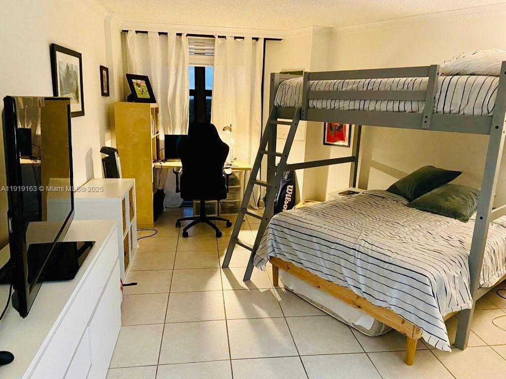 TOWERS OF KEY BISCAYNE CO - Residential