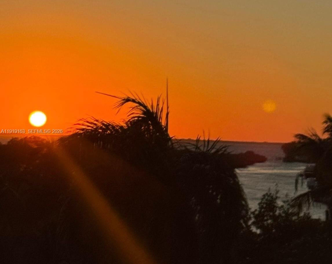 TOWERS OF KEY BISCAYNE CO - Residential