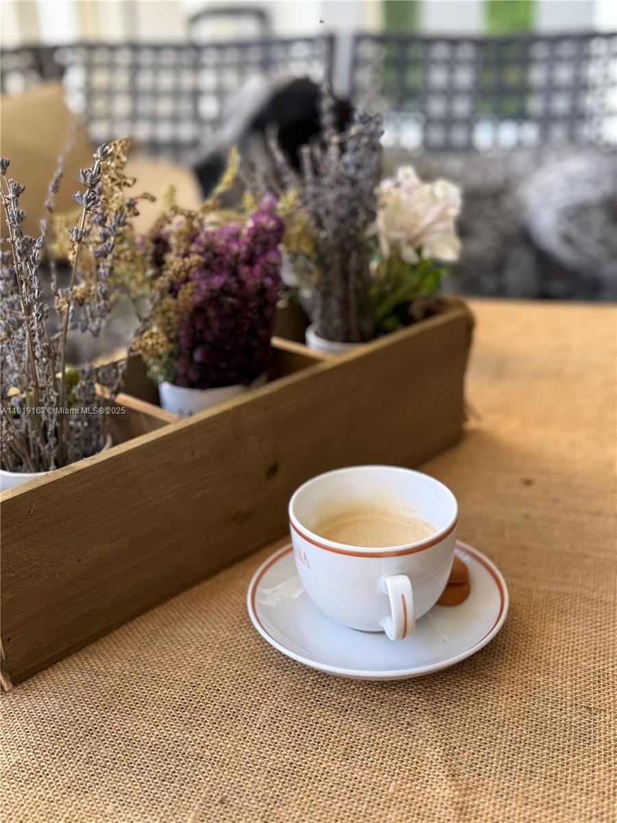 TOWERS OF KEY BISCAYNE CO - Residential