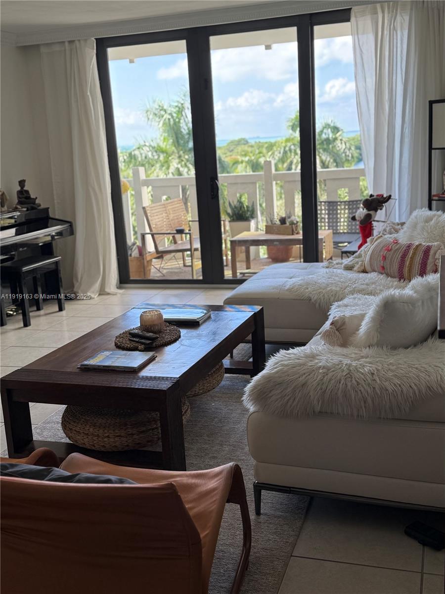 TOWERS OF KEY BISCAYNE CO - Residential