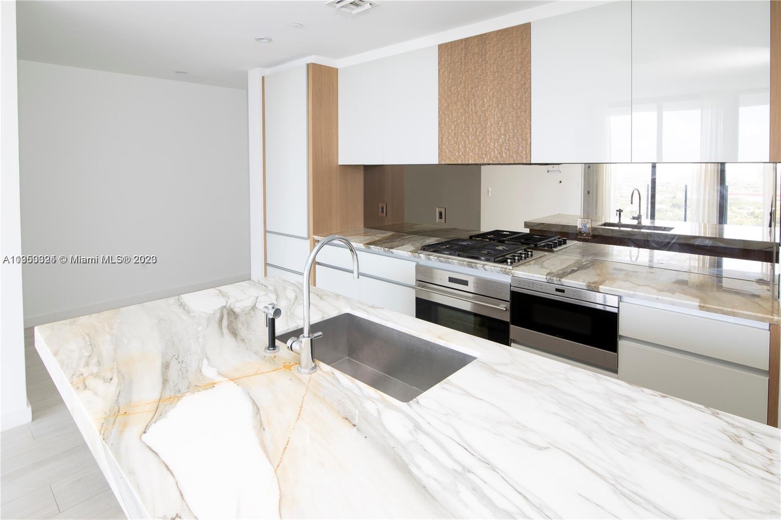 CLUB RESIDENCES AT PARK G - Residential