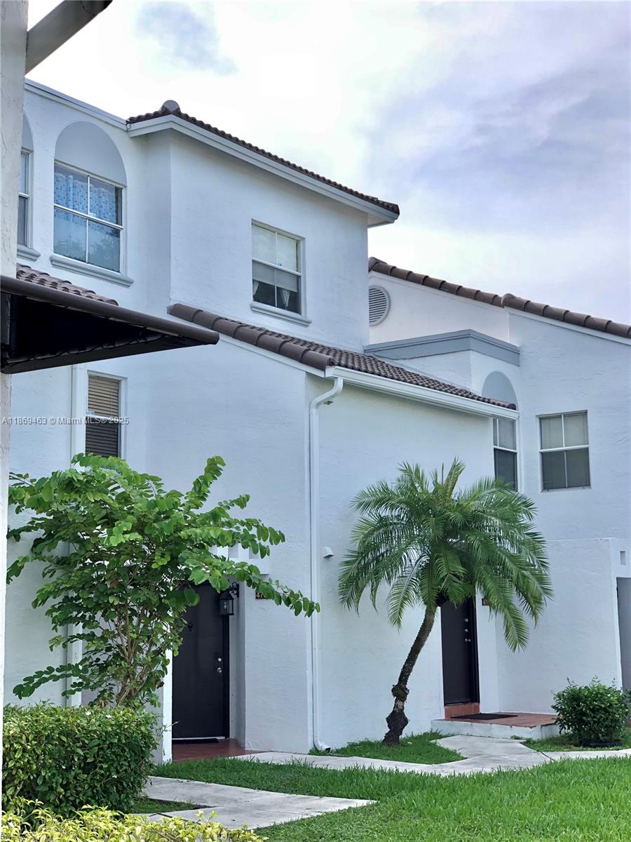 Very well located, bright and spacious first floor condo, one bedroom and 1 1/2 baths. Gated community with pool, tennis court, gym and other amenities. Washer & dryer inside the unit.