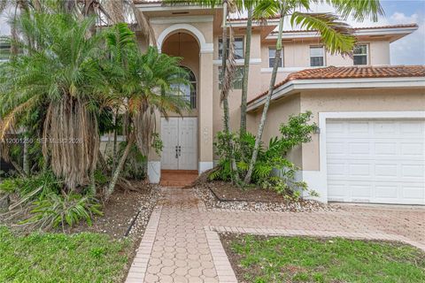 15902 SW 66th Ter Miami FL 33193