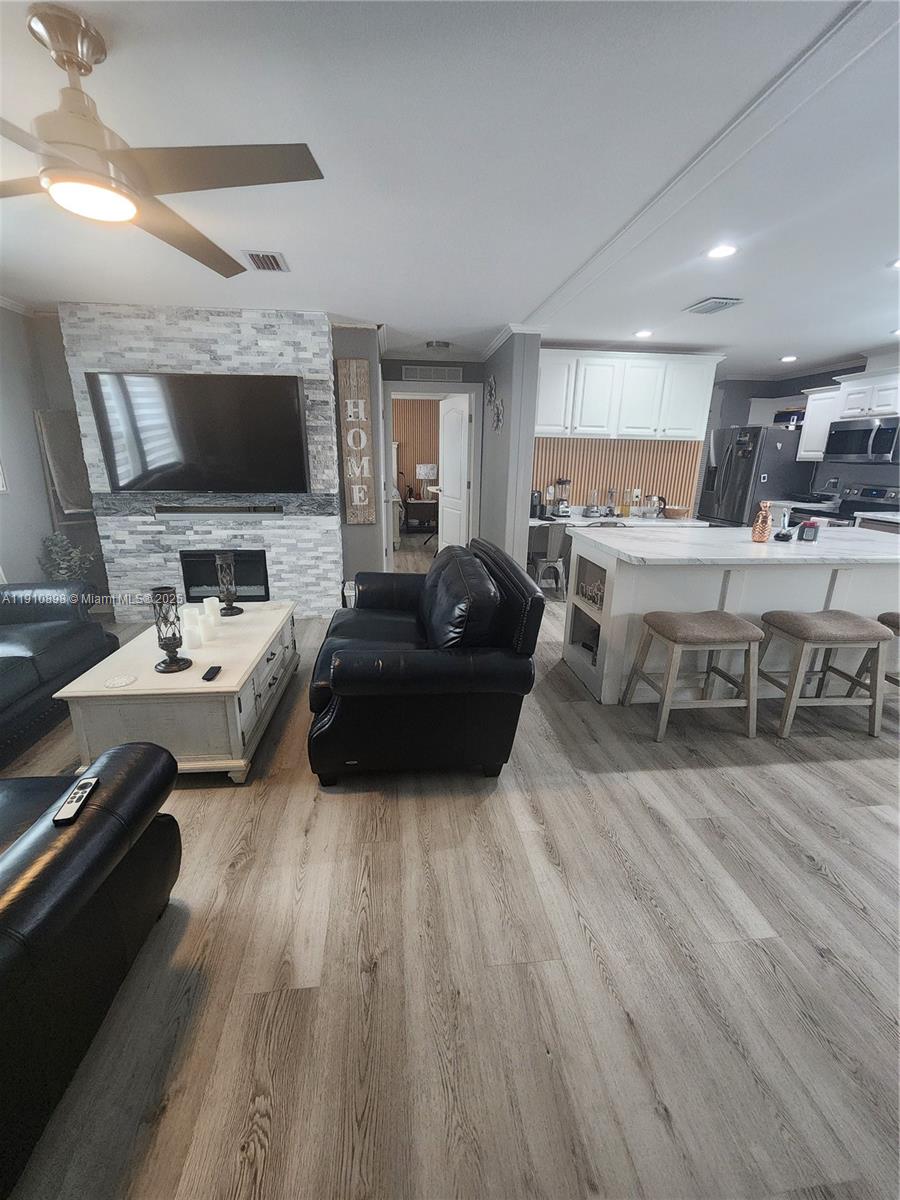 GOLDCOASTER MOBILE HOMES - Residential