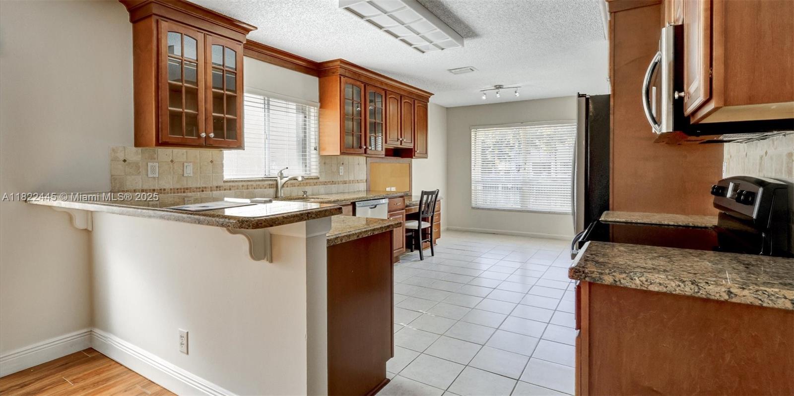 BRIDGEWATER AT PLANTATION - Residential