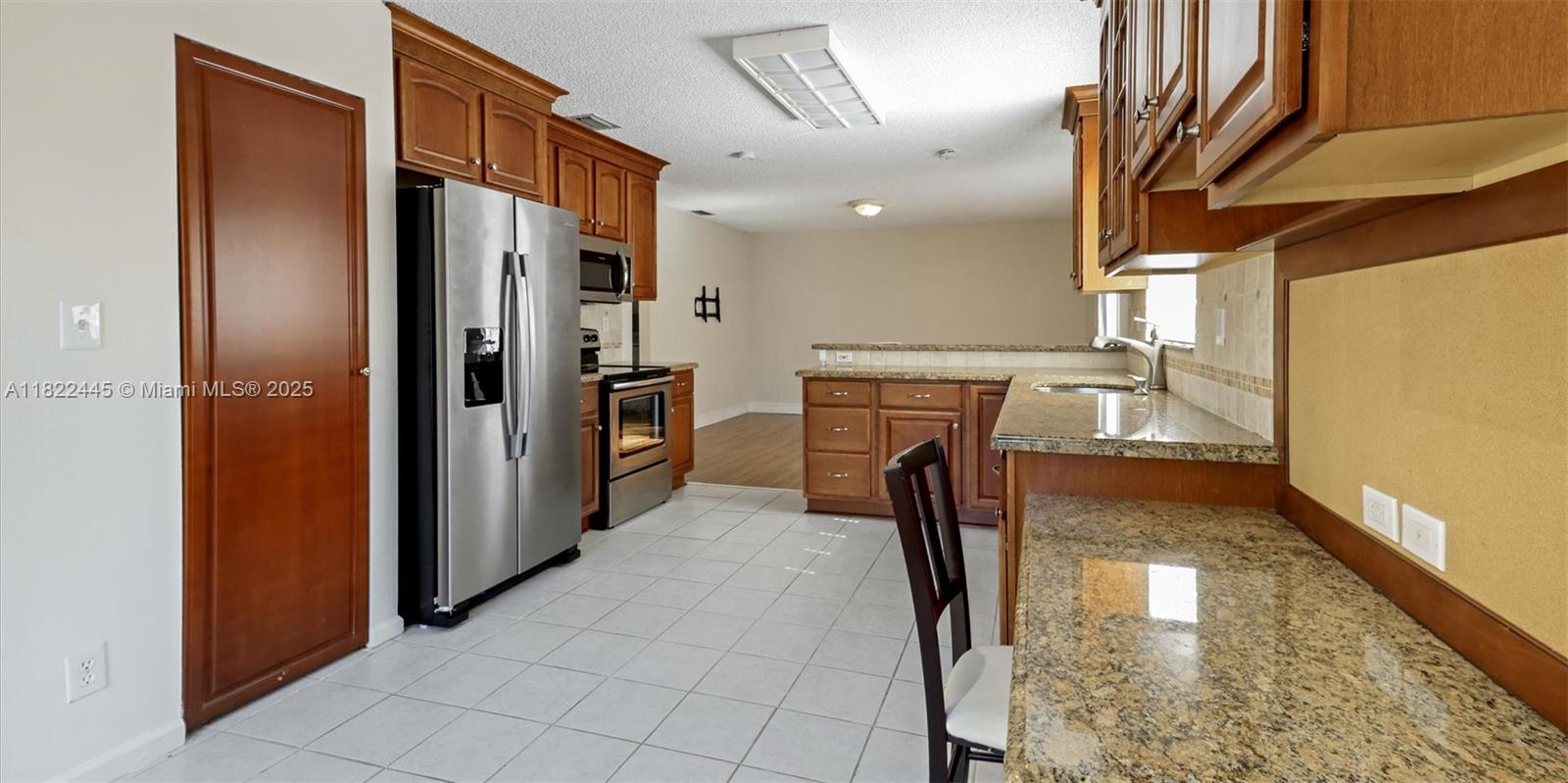 BRIDGEWATER AT PLANTATION - Residential