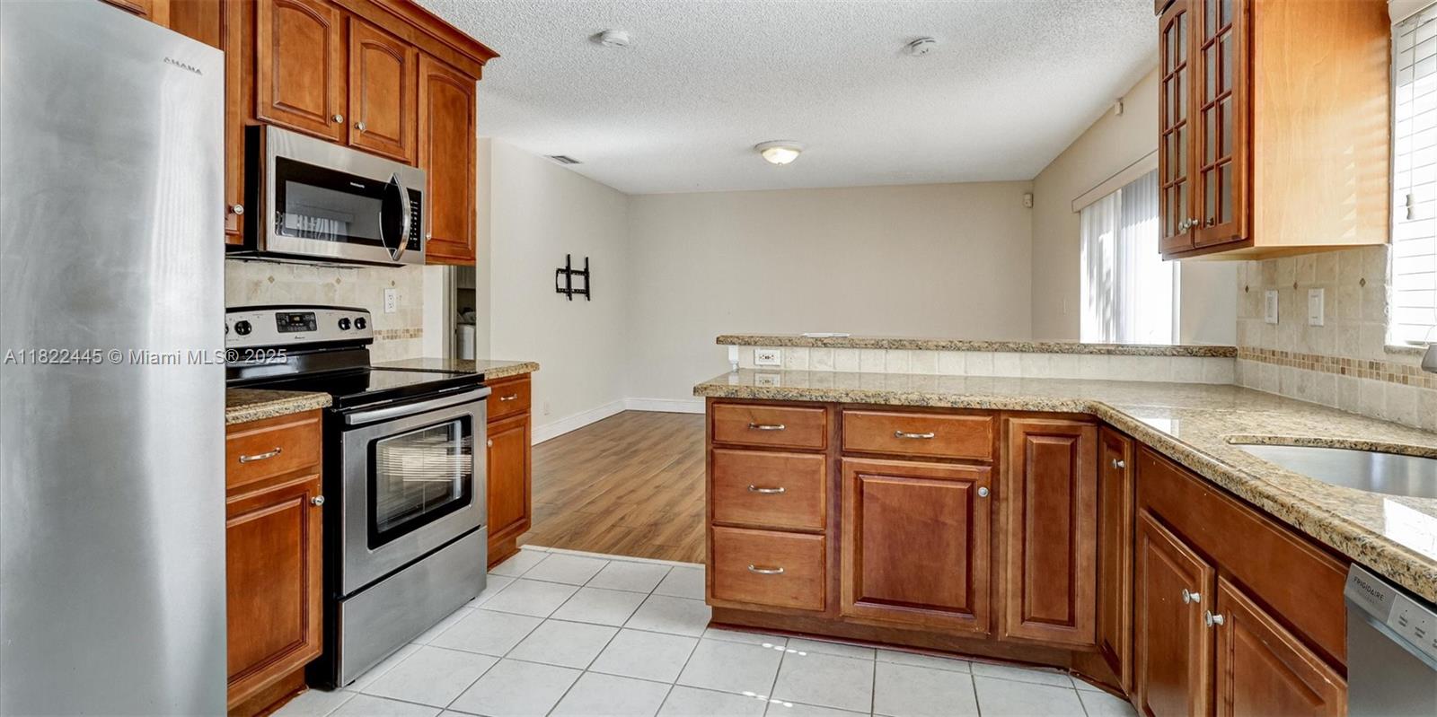 BRIDGEWATER AT PLANTATION - Residential