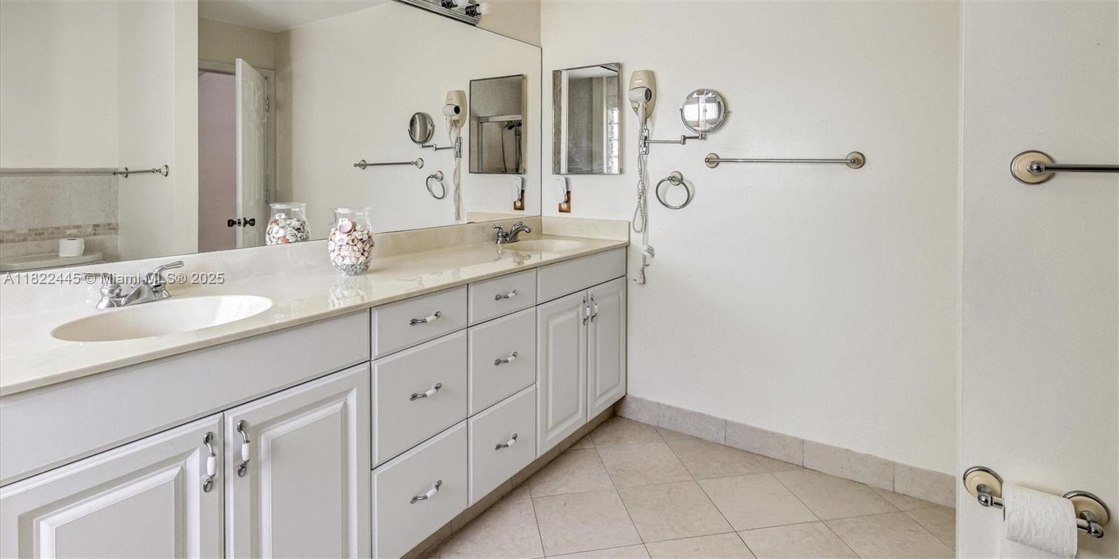 BRIDGEWATER AT PLANTATION - Residential