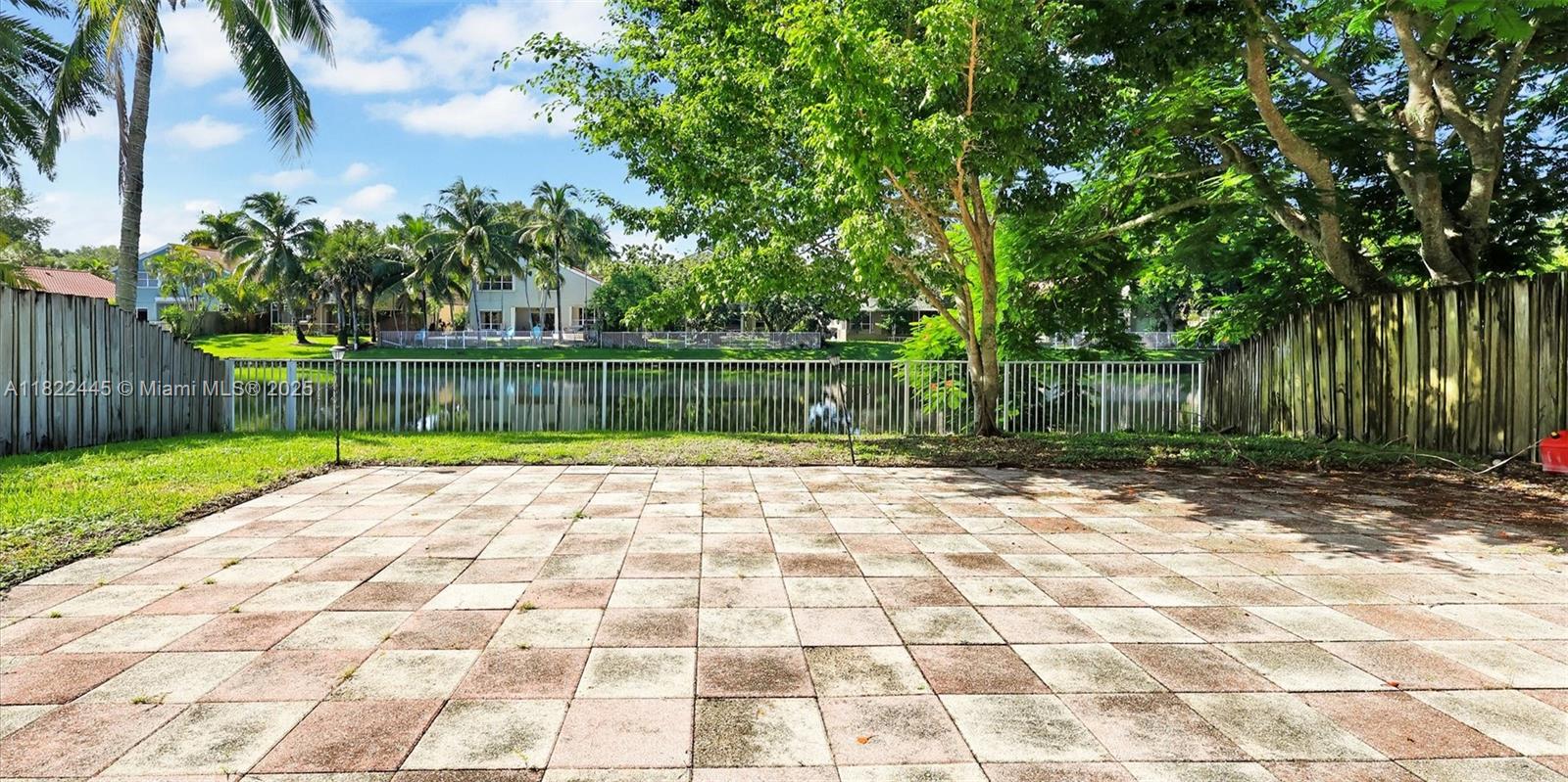 BRIDGEWATER AT PLANTATION - Residential