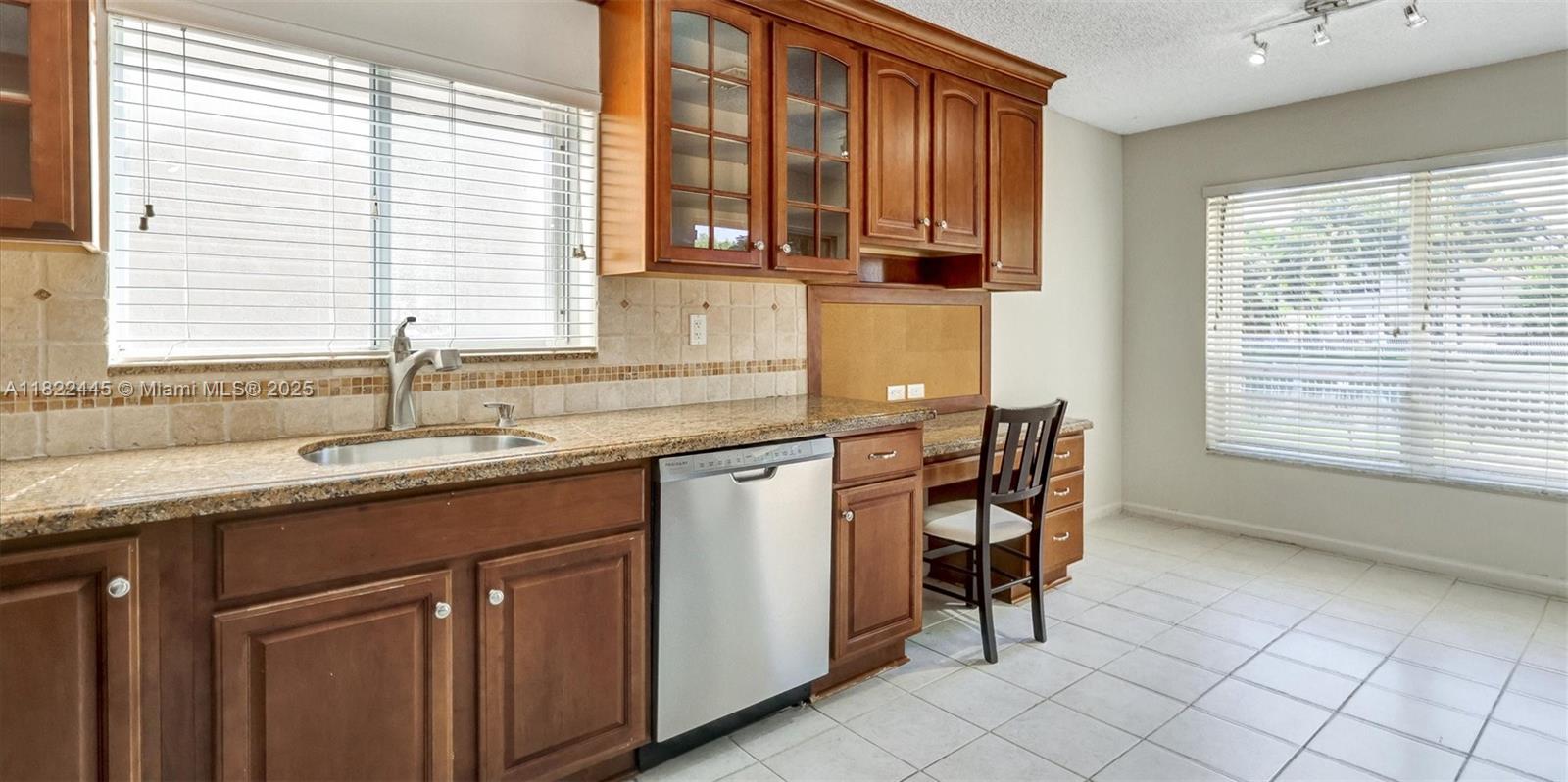 BRIDGEWATER AT PLANTATION - Residential