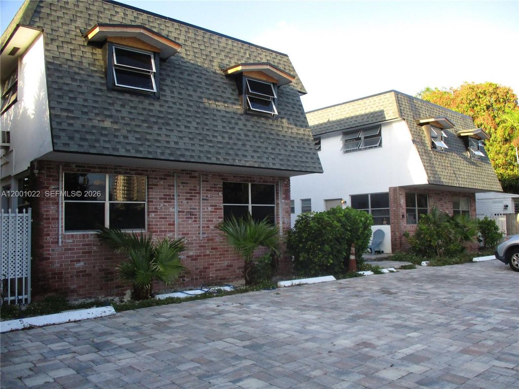 Photo of 1949 Taylor St #9, Hollywood, FL 33020 (MLS # A12001022)