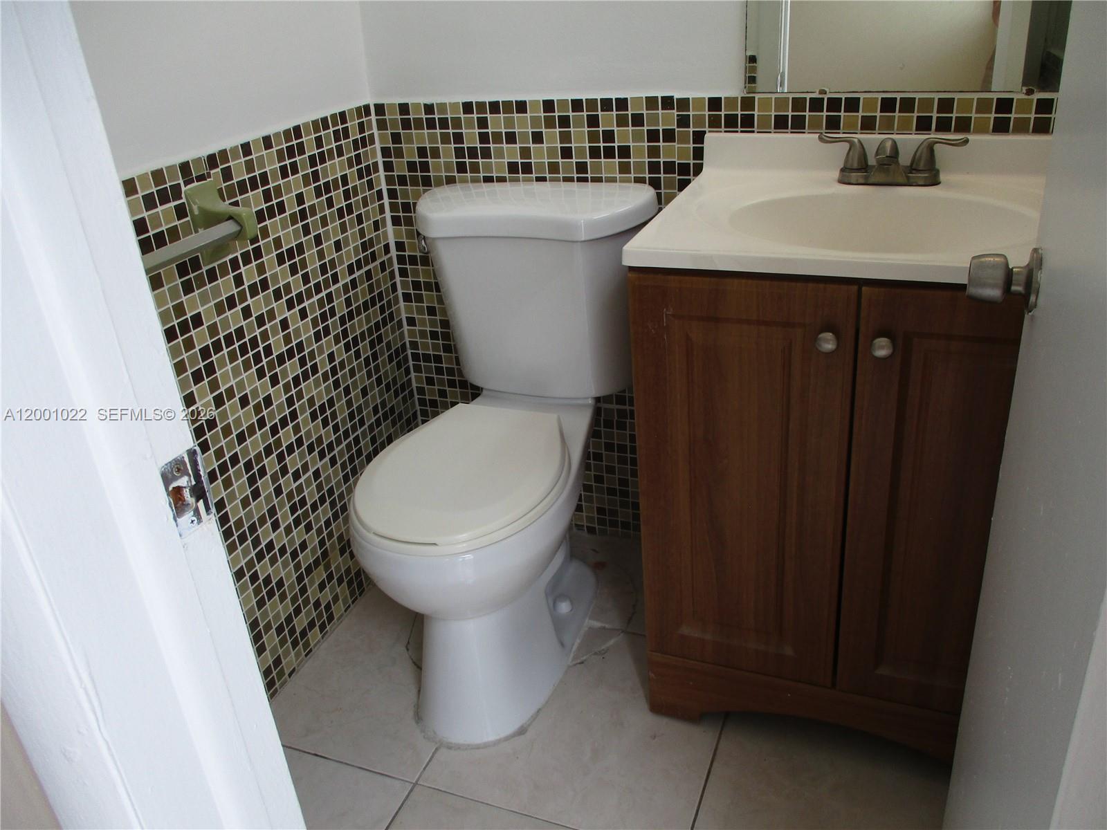 SANDILEE TOWNHOUSE CONDO - Residential Lease