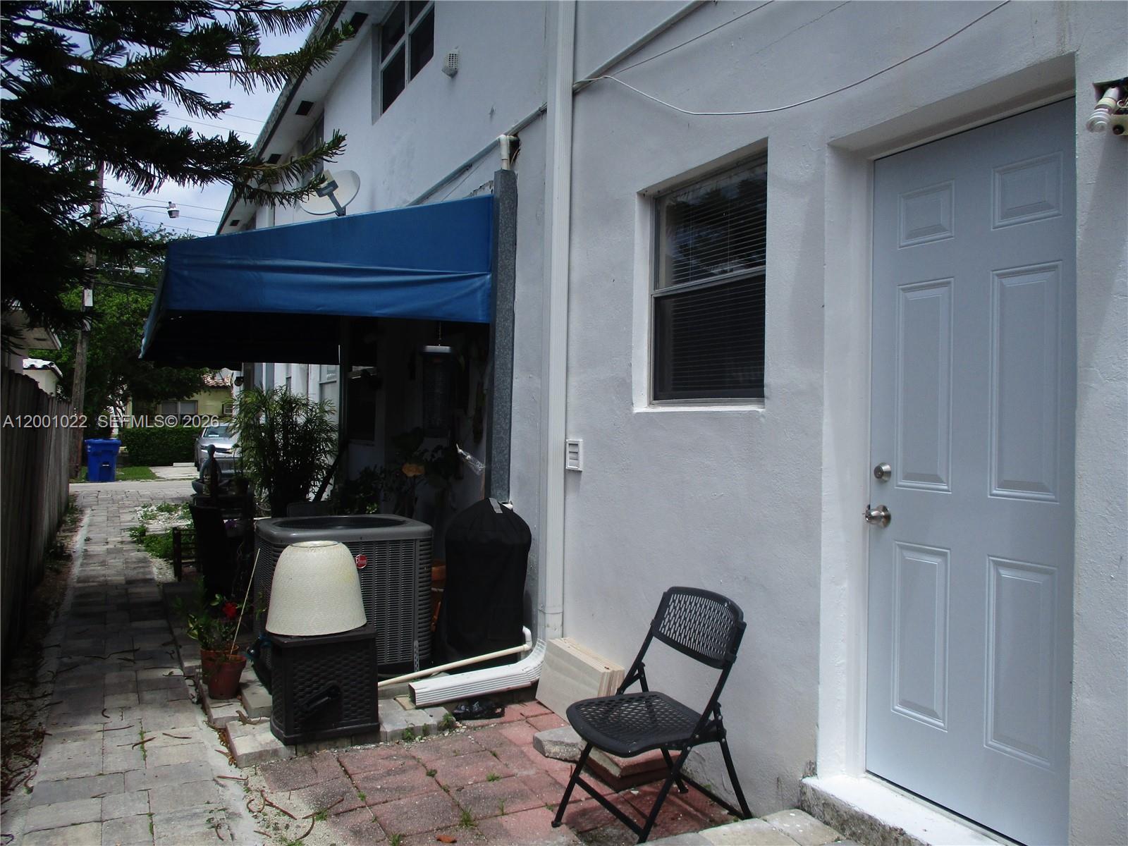 SANDILEE TOWNHOUSE CONDO - Residential Lease