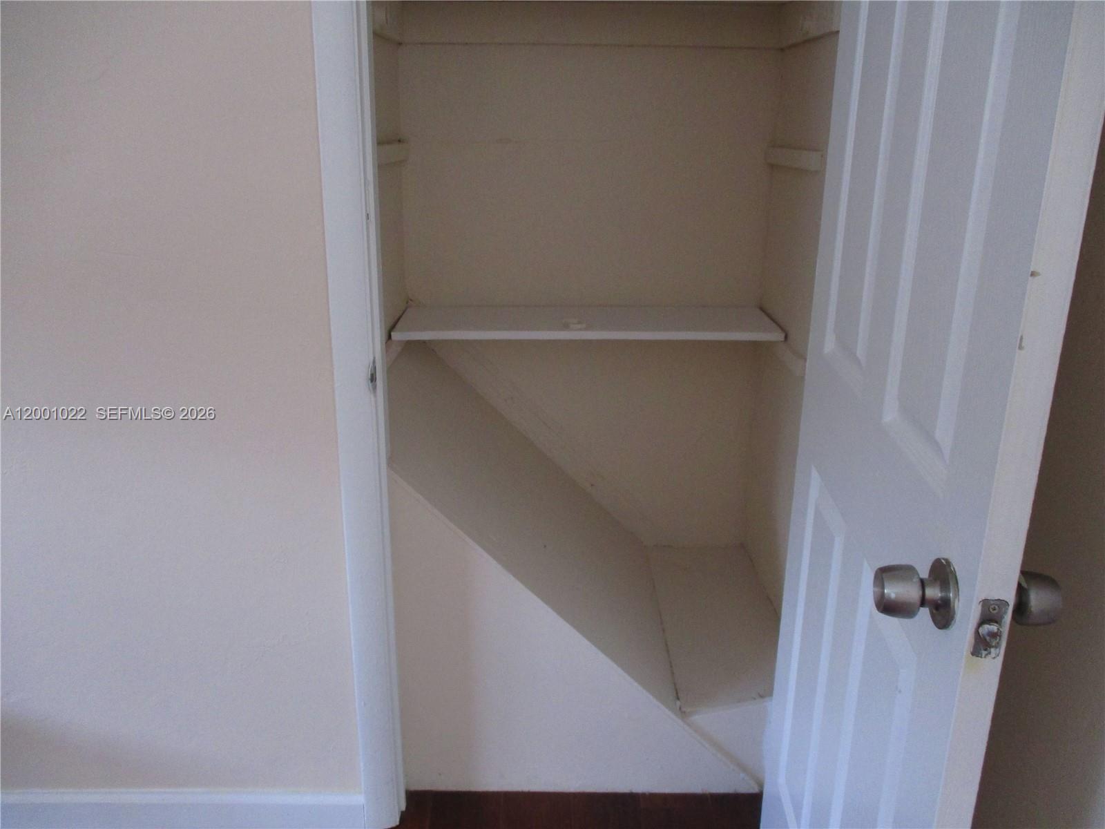 SANDILEE TOWNHOUSE CONDO - Residential Lease