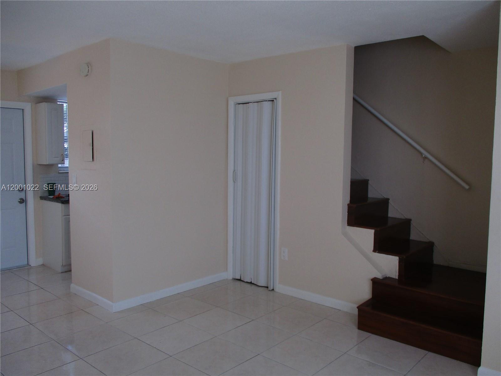 SANDILEE TOWNHOUSE CONDO - Residential Lease