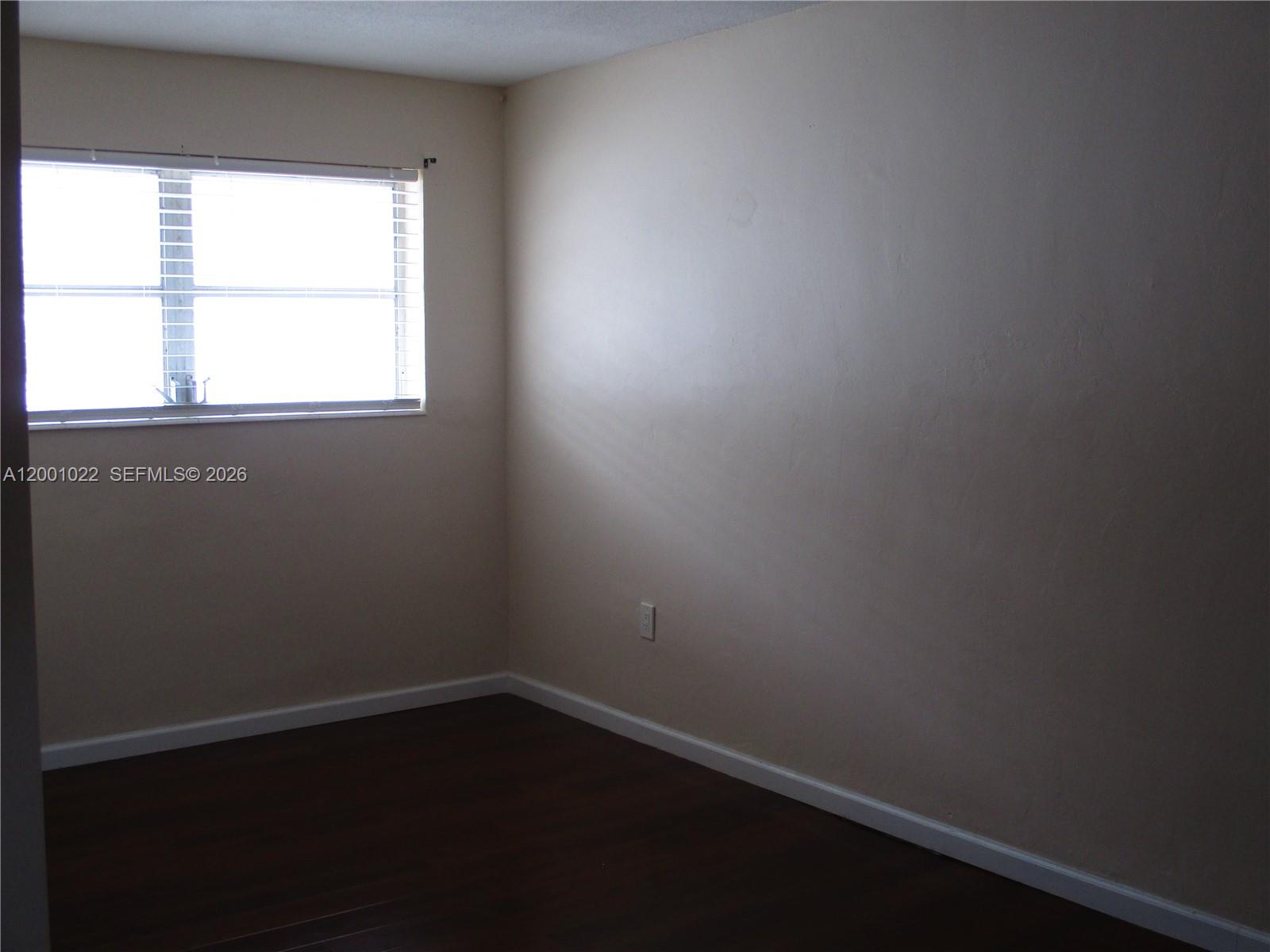 SANDILEE TOWNHOUSE CONDO - Residential Lease