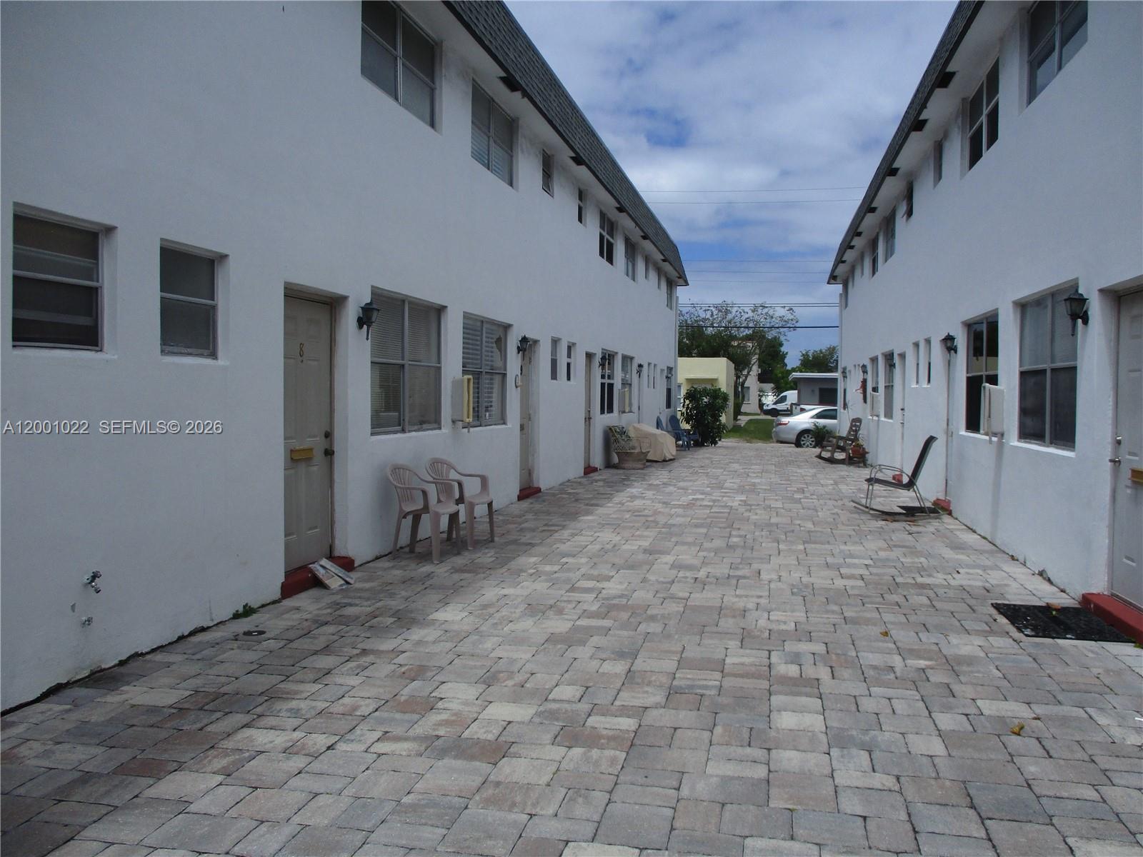 SANDILEE TOWNHOUSE CONDO - Residential Lease