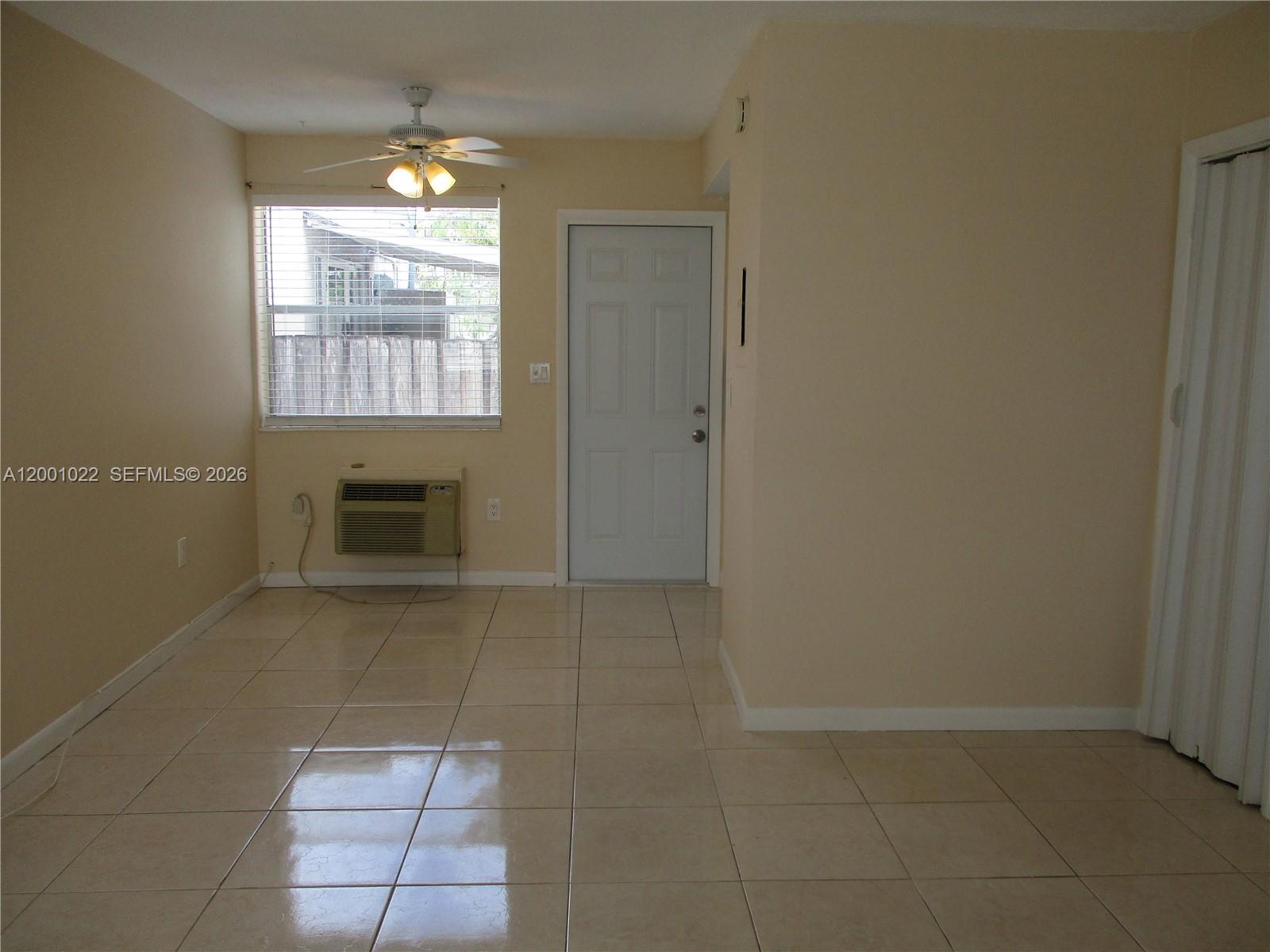 SANDILEE TOWNHOUSE CONDO - Residential Lease