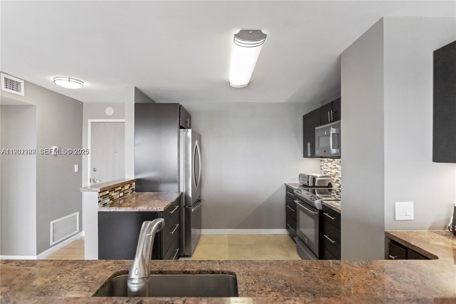 ESSEX TOWER CONDO - Residential Lease