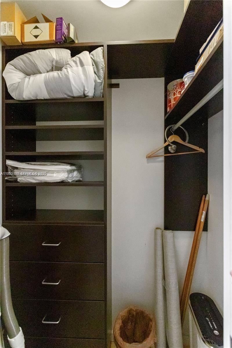 ESSEX TOWER CONDO - Residential Lease