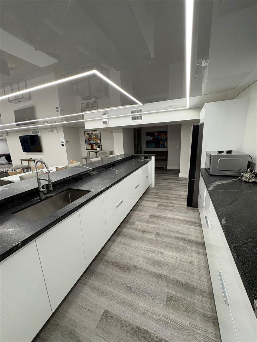 ESSEX TOWER CONDO - Residential Lease