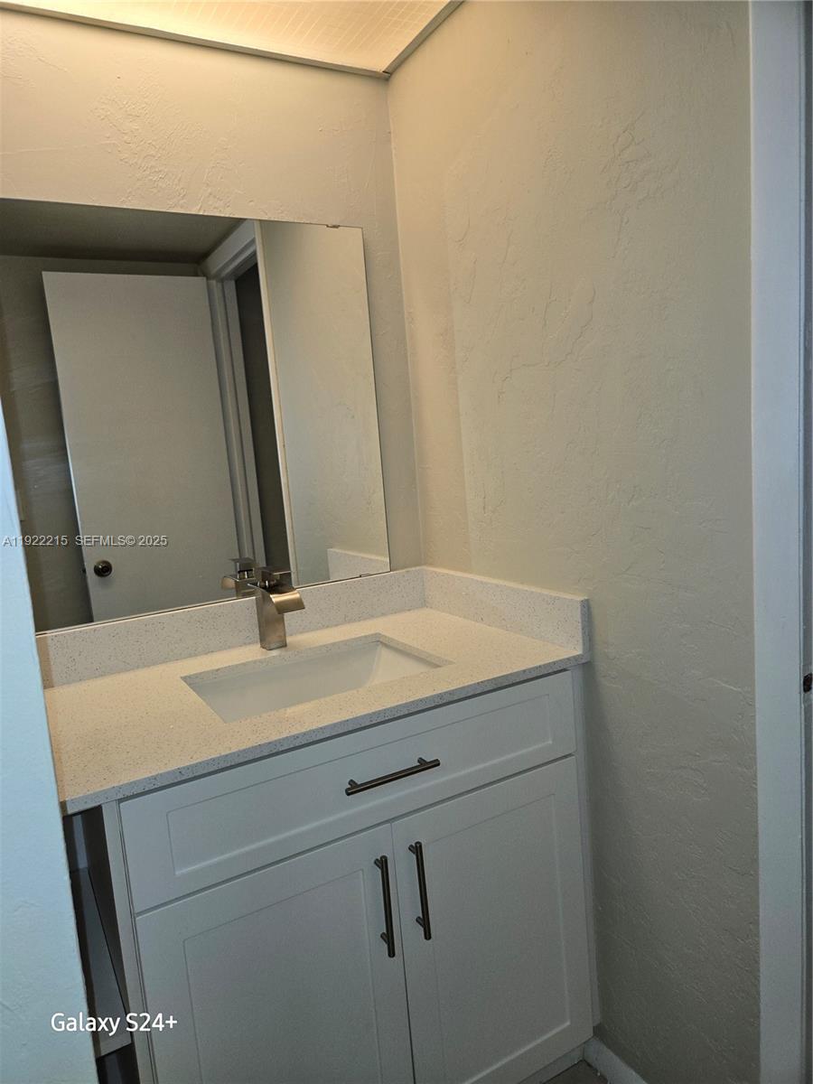 SUNSET PARK LAKE VILLAS S - Residential Lease