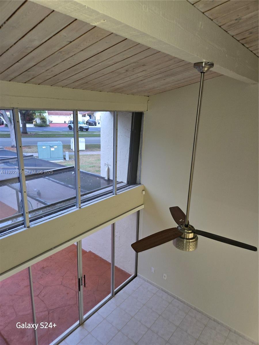 SUNSET PARK LAKE VILLAS S - Residential Lease