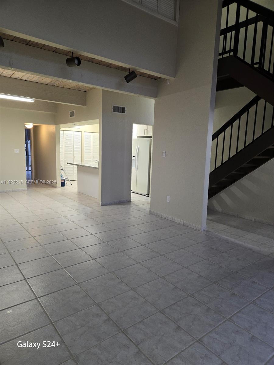 SUNSET PARK LAKE VILLAS S - Residential Lease