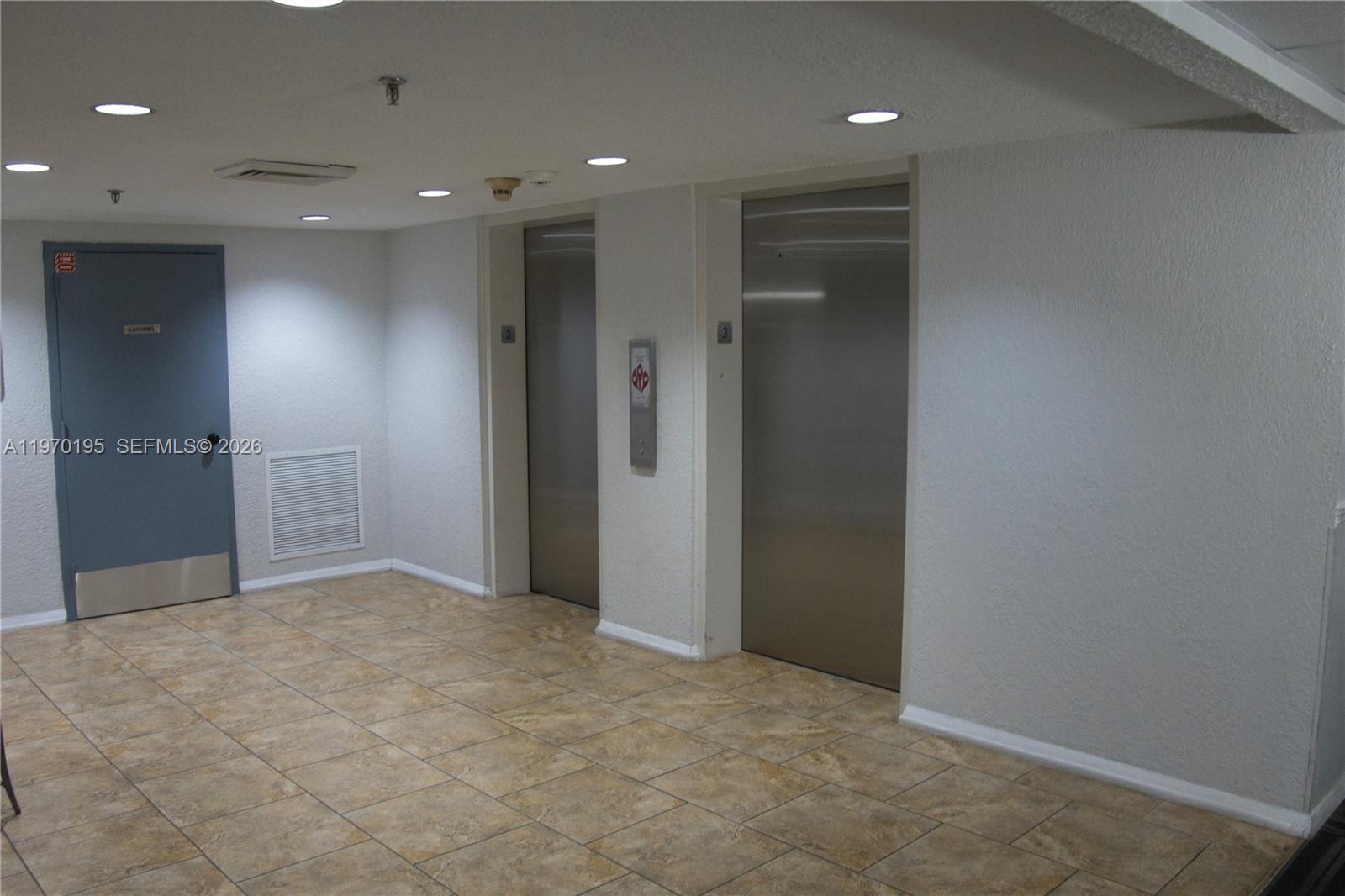 HILLCREST EAST NO 19 COND - Residential