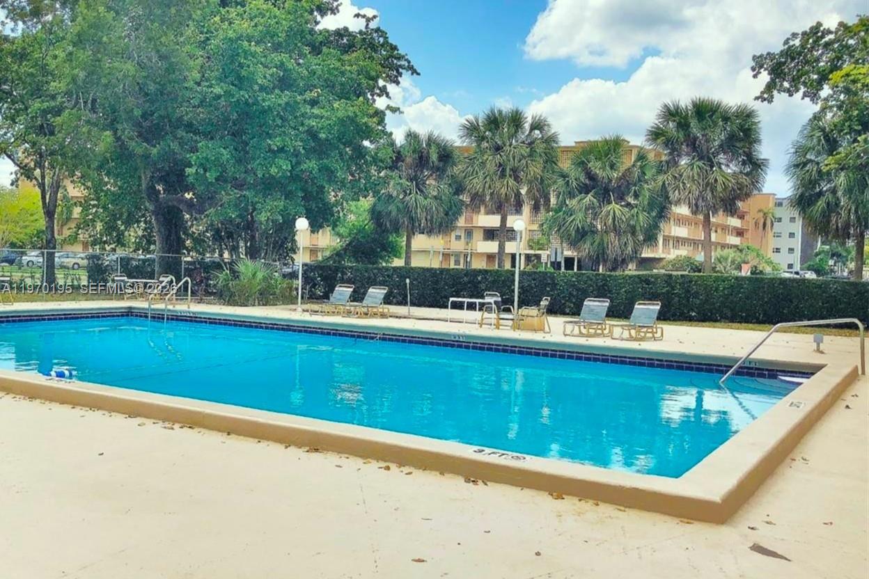 HILLCREST EAST NO 19 COND - Residential