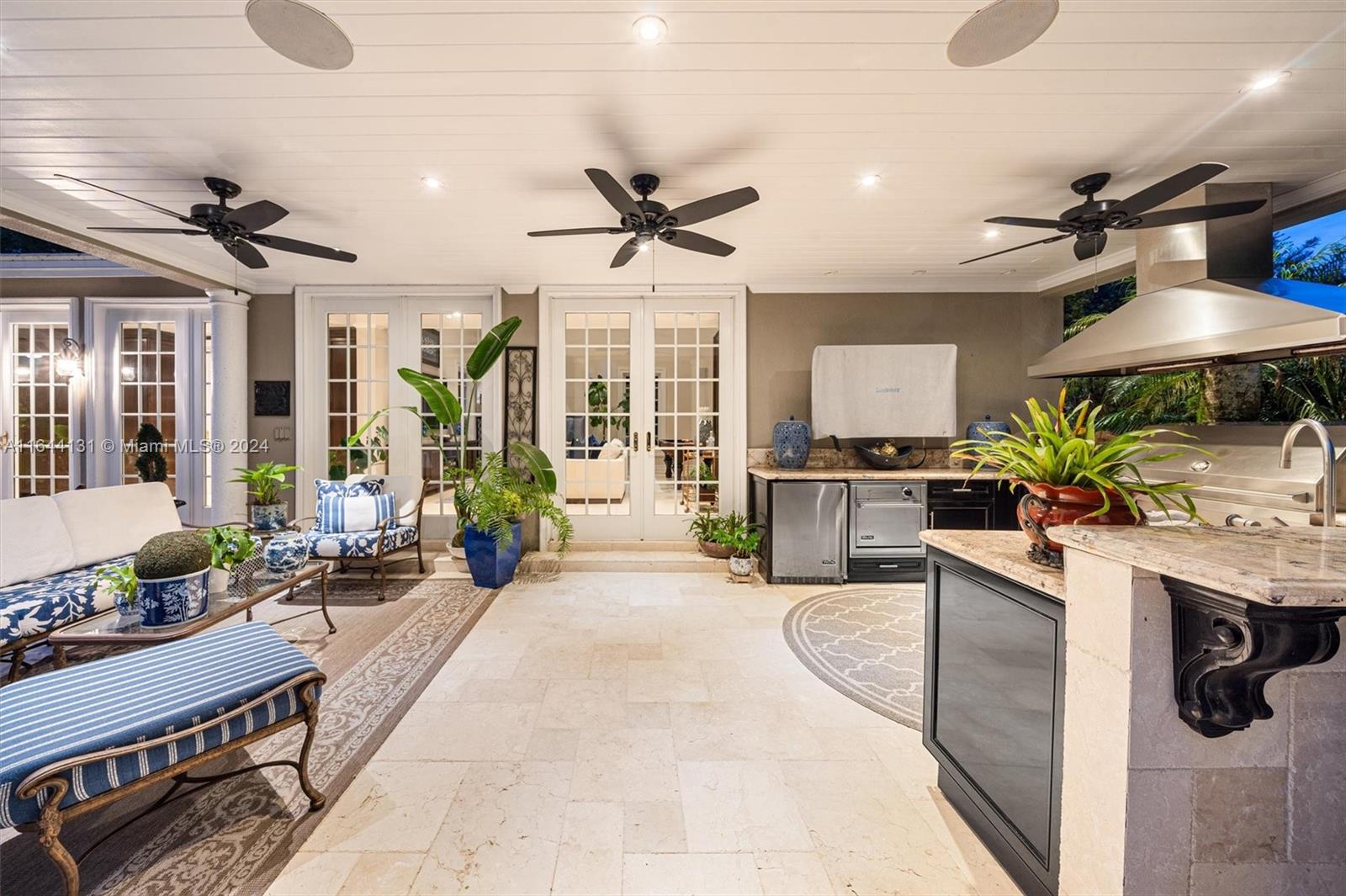 KINGS COVE - Residential