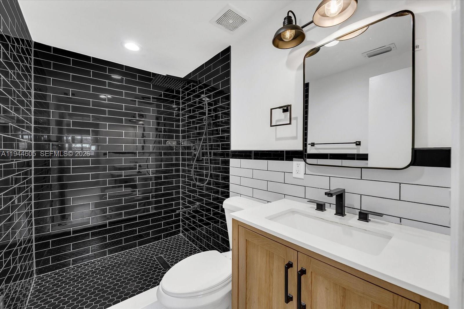 HEFTLER HOMES SEC 3 - Residential Lease