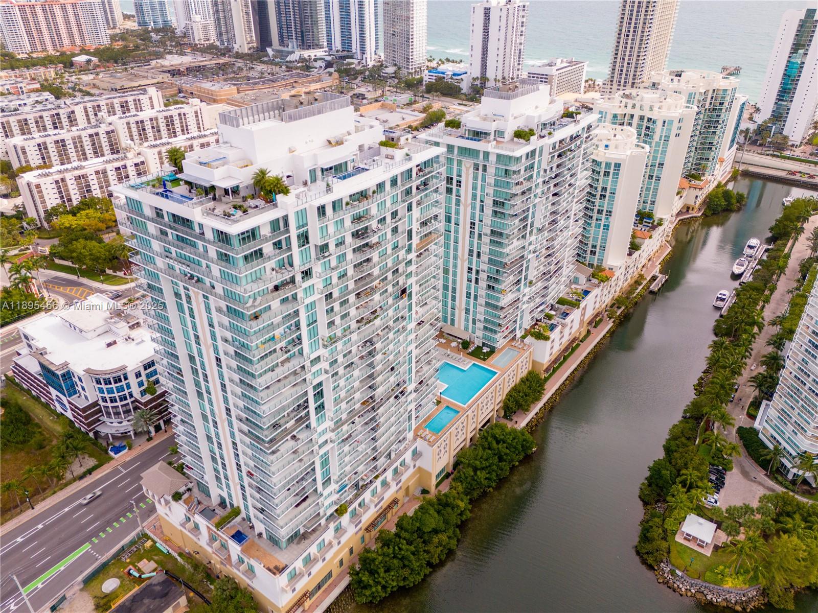 PARQUE TOWERS CONDO - Residential