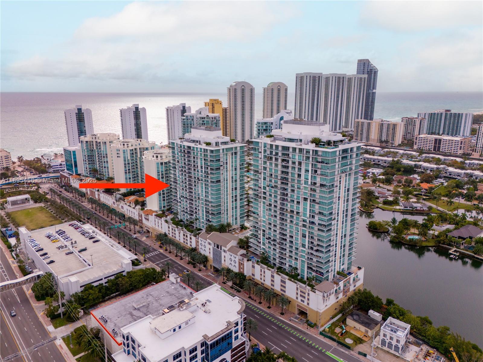PARQUE TOWERS CONDO - Residential