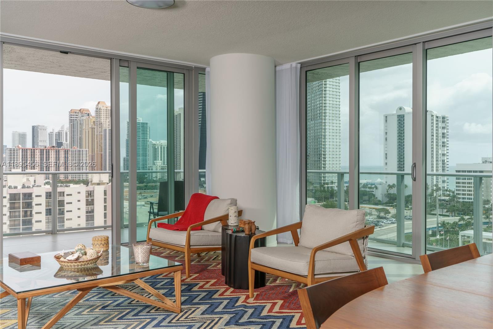 PARQUE TOWERS CONDO - Residential