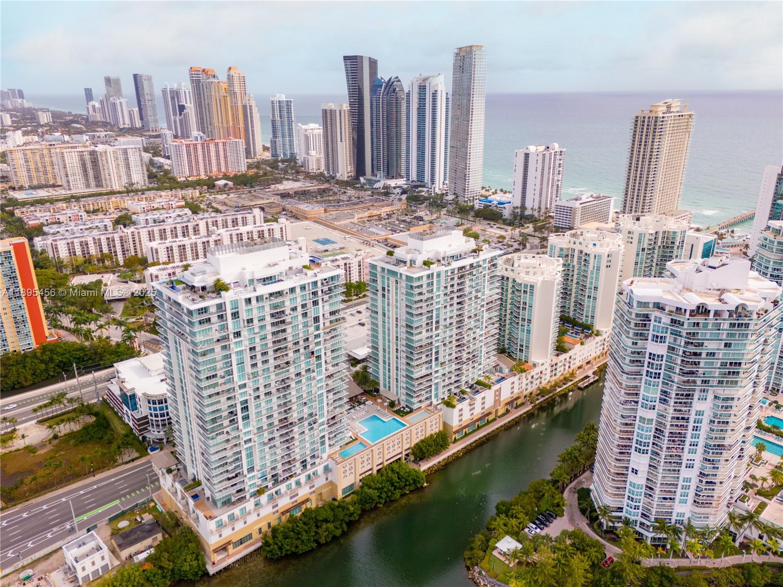PARQUE TOWERS CONDO - Residential
