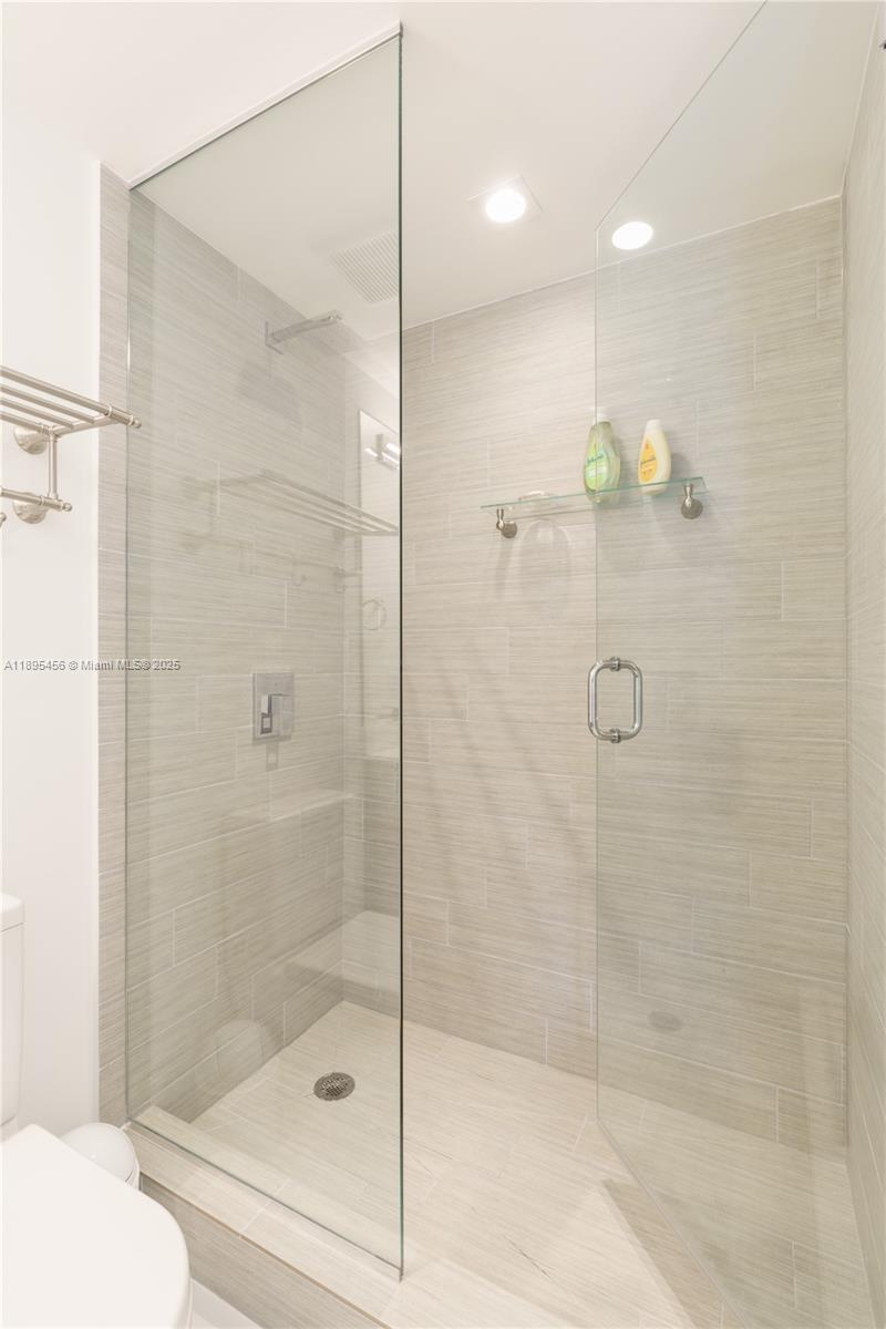 PARQUE TOWERS CONDO - Residential