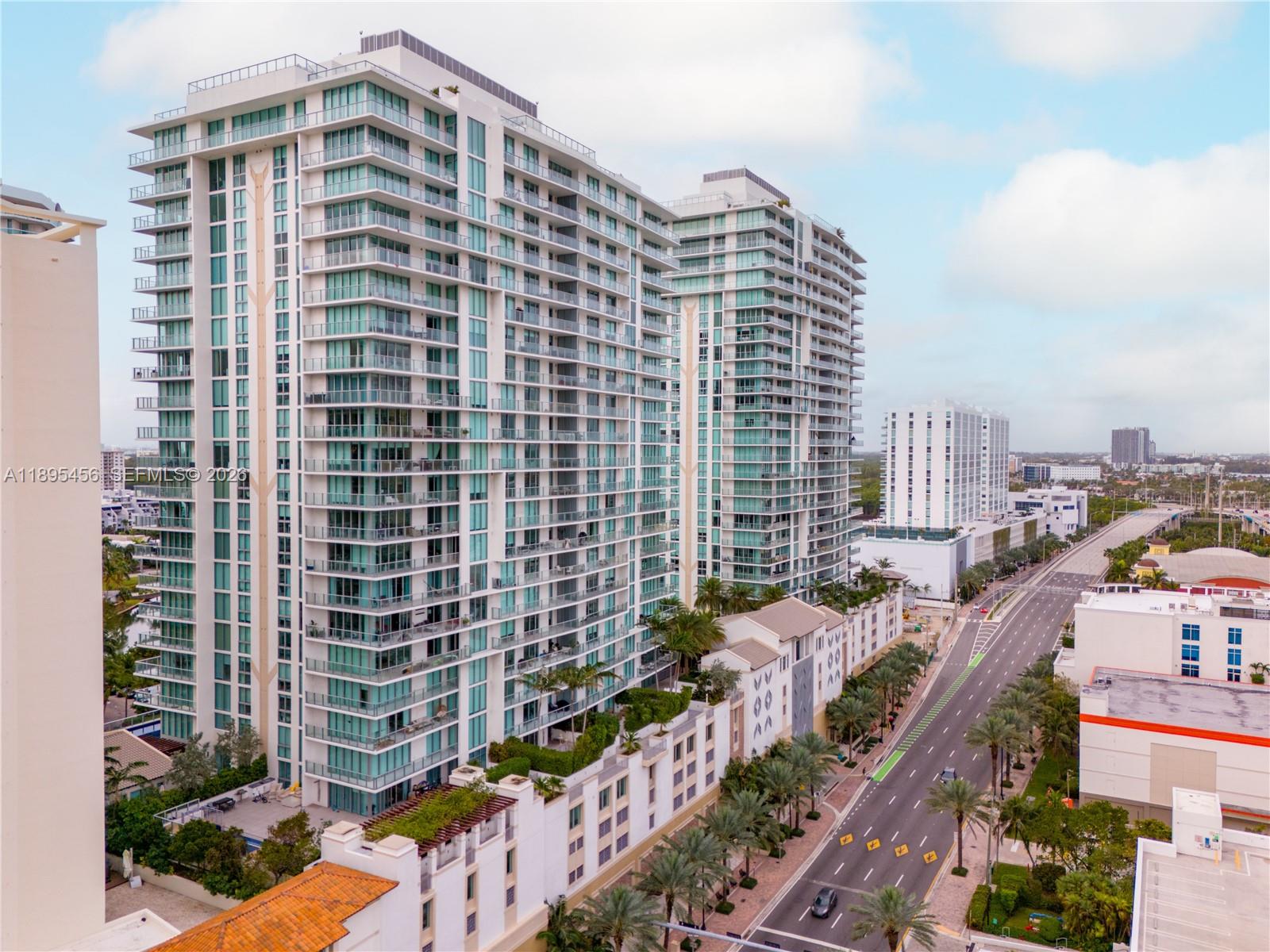 PARQUE TOWERS CONDO - Residential