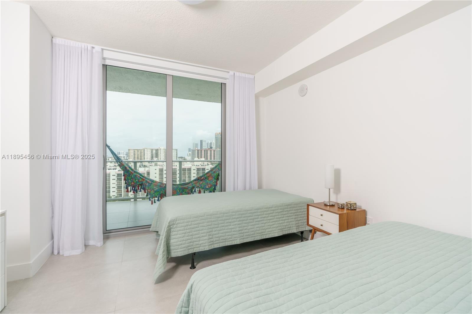 PARQUE TOWERS CONDO - Residential