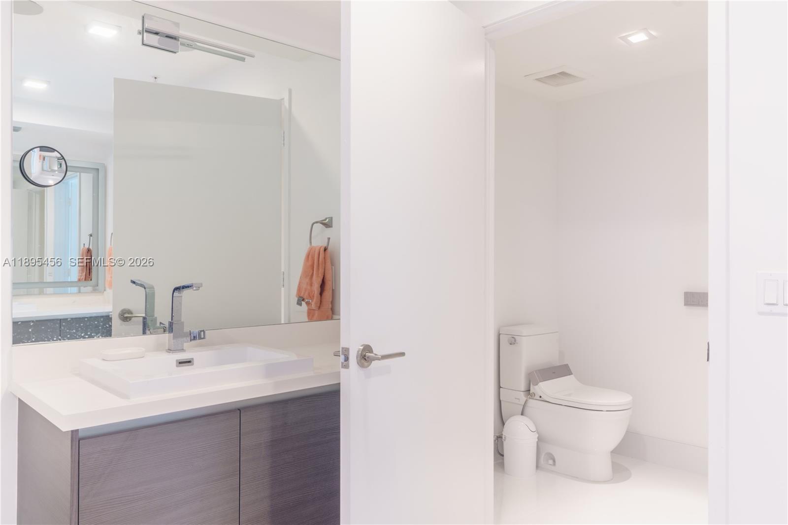 PARQUE TOWERS CONDO - Residential