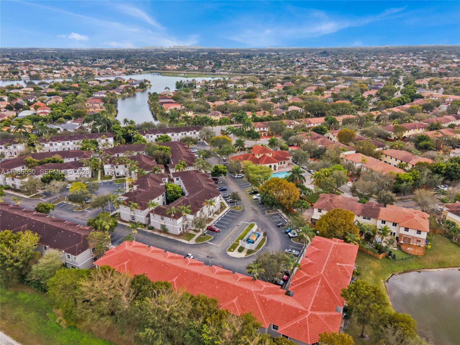 LAS TERRAZAS AT VIZCAYA - Residential