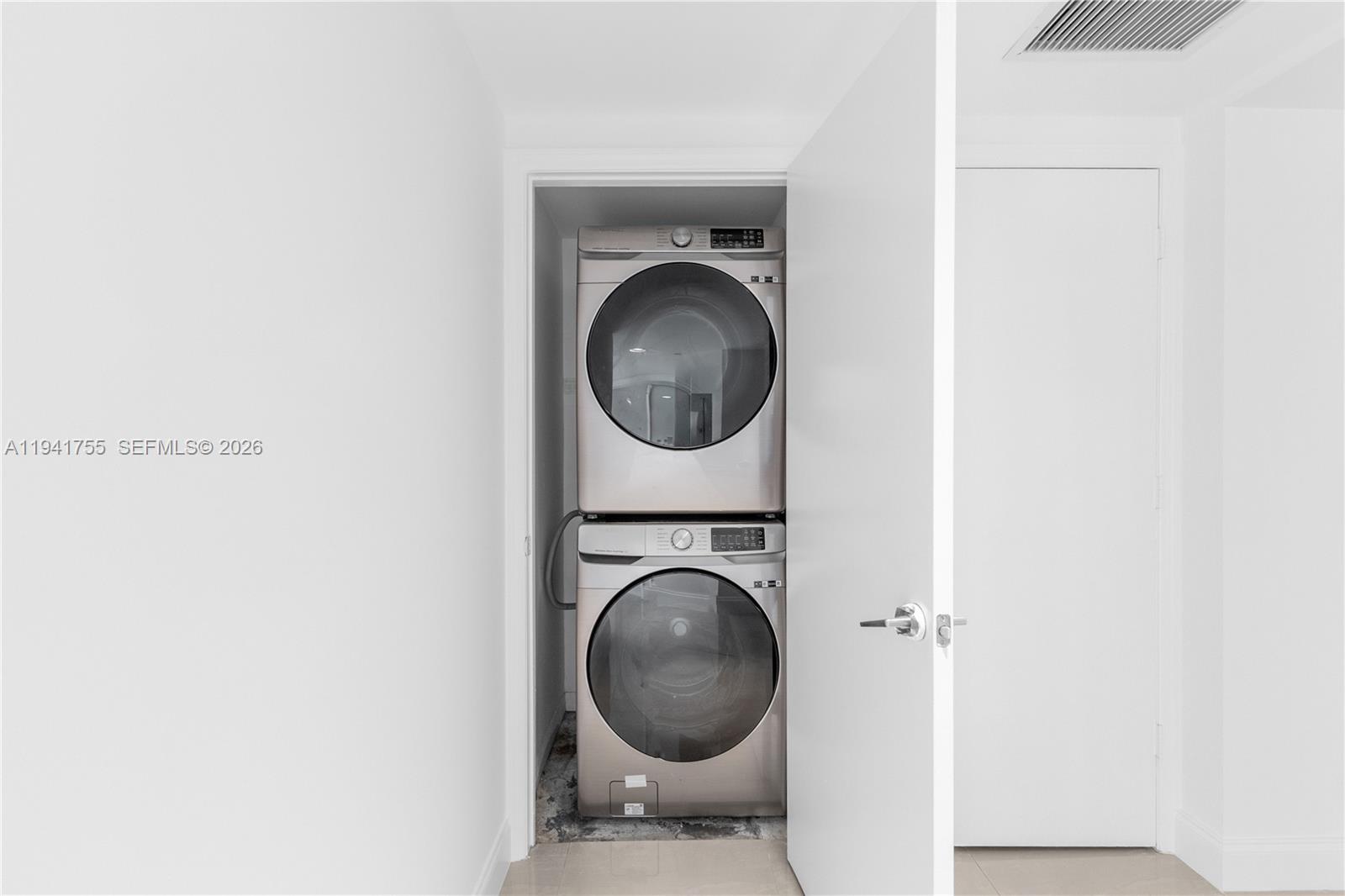 500 BRICKELL WEST CONDO - Residential Lease