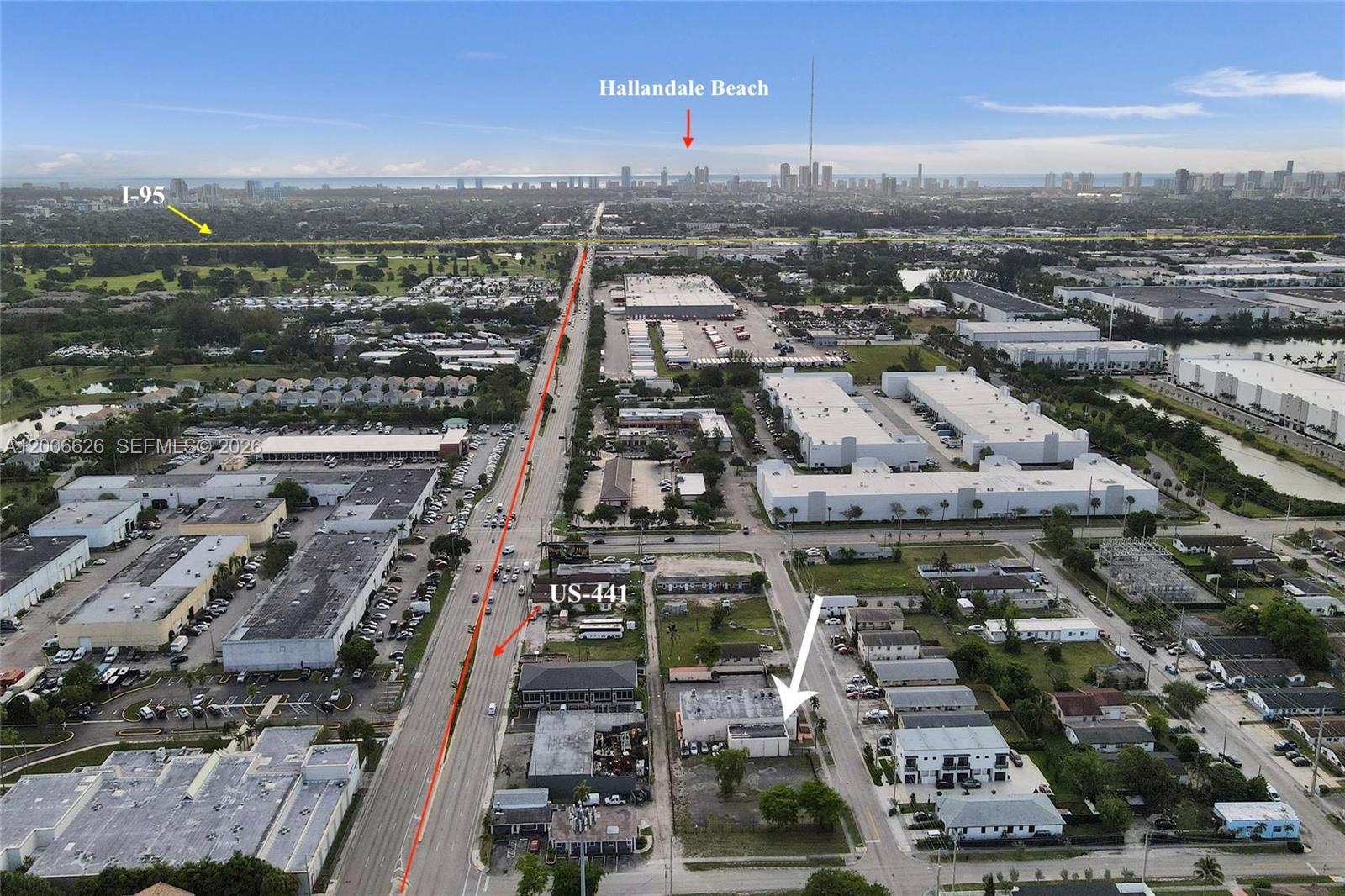 Main image without alt text