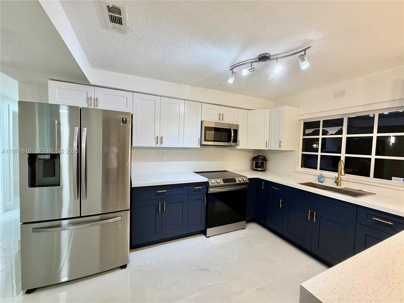 SIERRA MIRADA - Residential